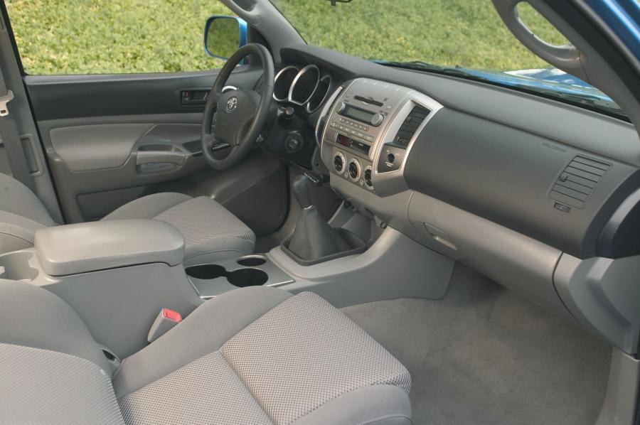  Toyota Tacoma X-Runner in Speedway Blue 2005 года  (фото 8 из 25)